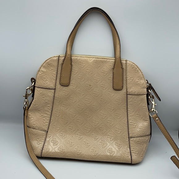 Black Friday Sale❗️Guess faux patent leather Reiko dome beige bag - Picture 3 of 17